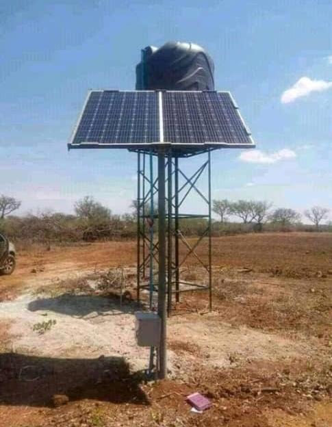 Offgrid solar borehole water tank setup